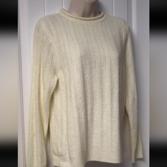 Classic Elements Sweaters - CLASSIC ELEMENTS Elegant Cream Sweater